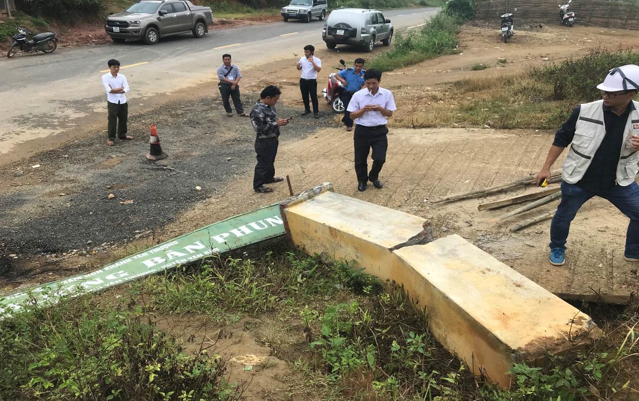 Giám định xác định nguyên nhân xảy ra sự cố  hạng mục Cổng trường phân hiệu Bản Phung thuộc công trình Hàng rào trường tiểu học số 2 Khánh Yên Thượng, huyện Văn Bàn